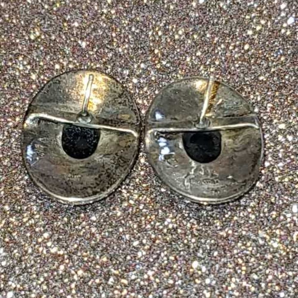 Vintage Sterling Silver and Black Stone Oval Earrings With Intricate Detail - Picture 6 of 7